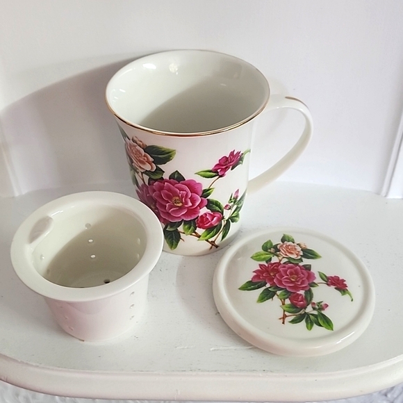 Vintage Adeline tea mug, fine porcelain  Italian floral design - Picture 4 of 7